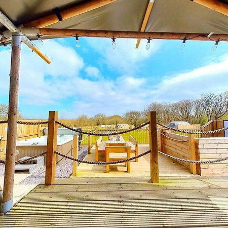 Jungle Book Safari Tent Тенбі Екстер'єр фото