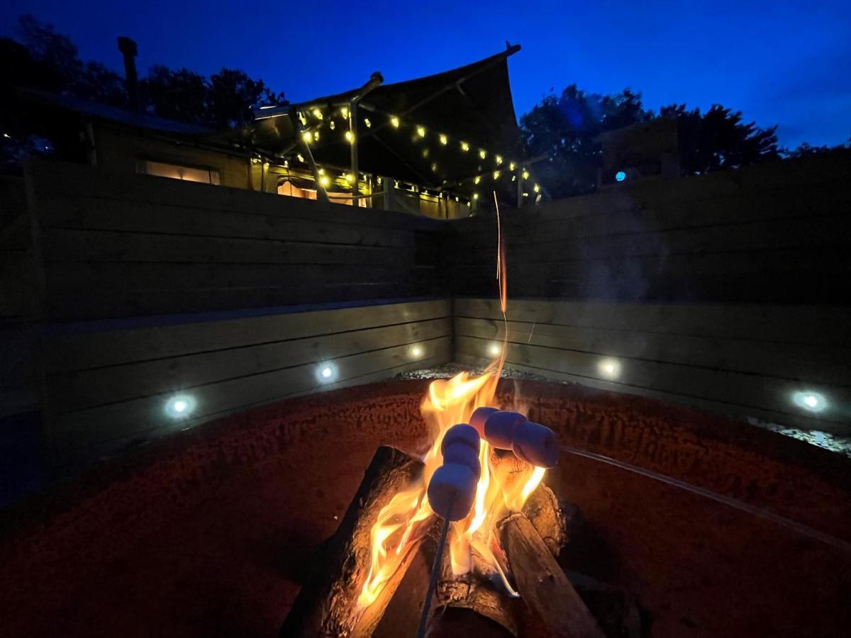 Jungle Book Safari Tent Тенбі Екстер'єр фото