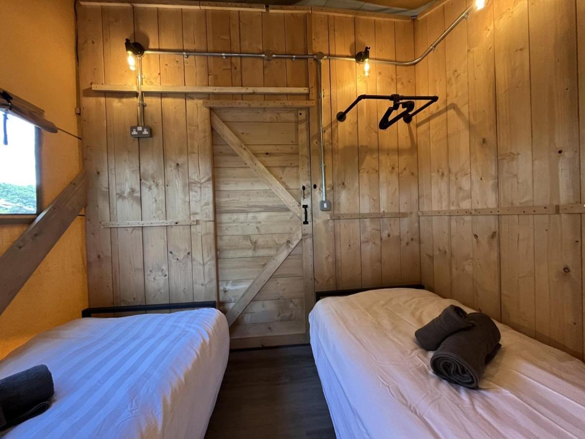 Jungle Book Safari Tent Тенбі Екстер'єр фото