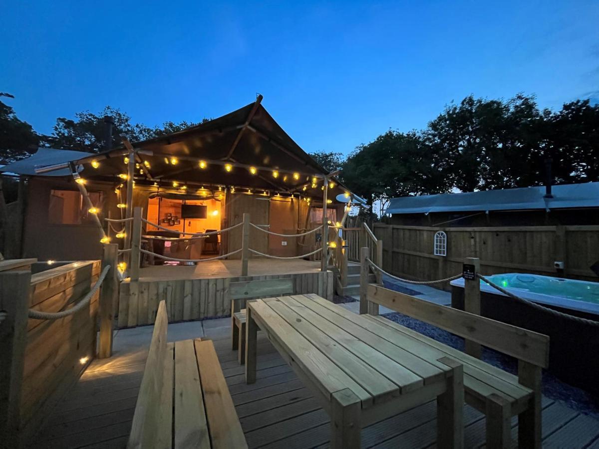 Jungle Book Safari Tent Тенбі Екстер'єр фото