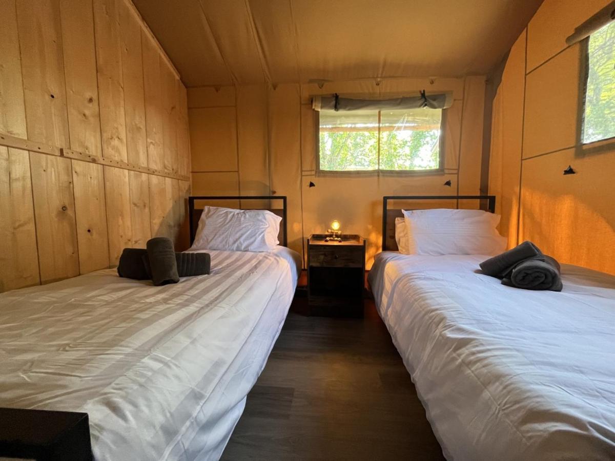 Jungle Book Safari Tent Тенбі Екстер'єр фото
