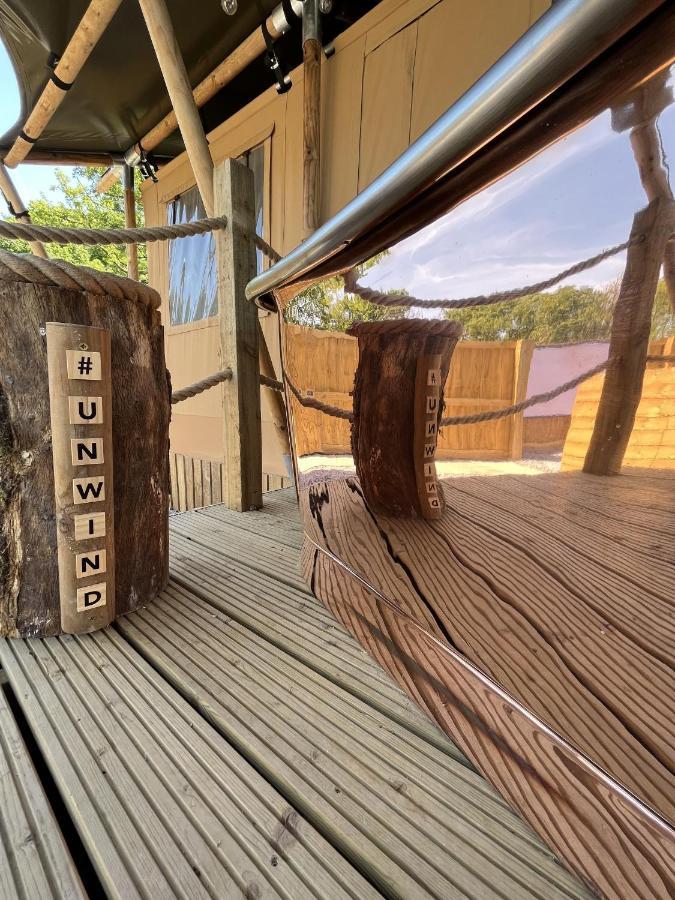 Jungle Book Safari Tent Тенбі Екстер'єр фото