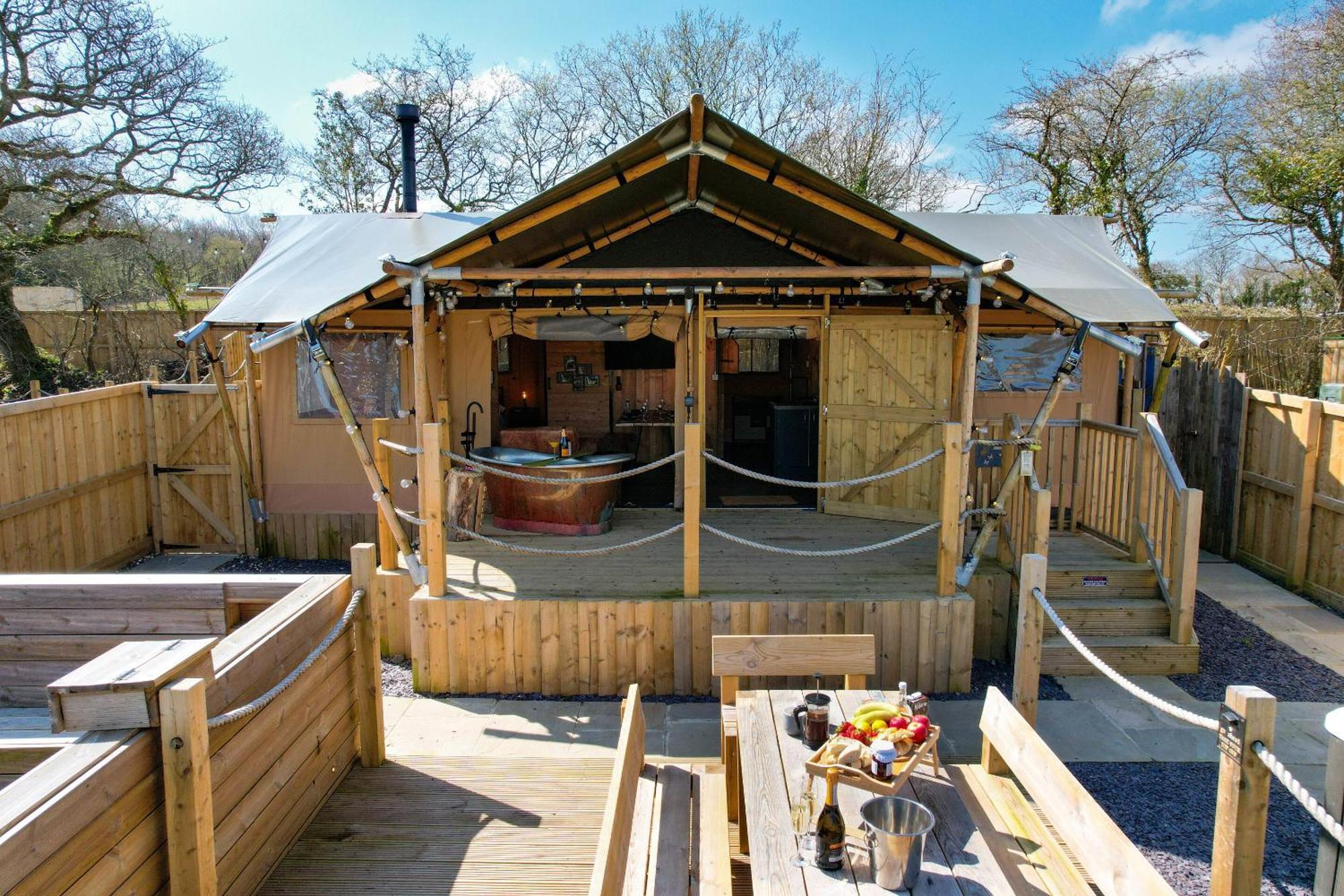Jungle Book Safari Tent Тенбі Екстер'єр фото