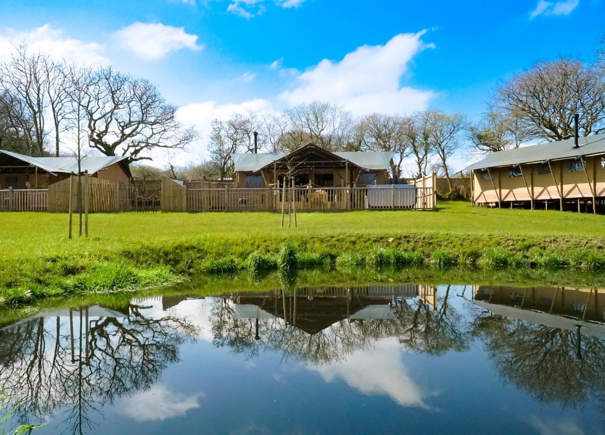 Jungle Book Safari Tent Тенбі Екстер'єр фото
