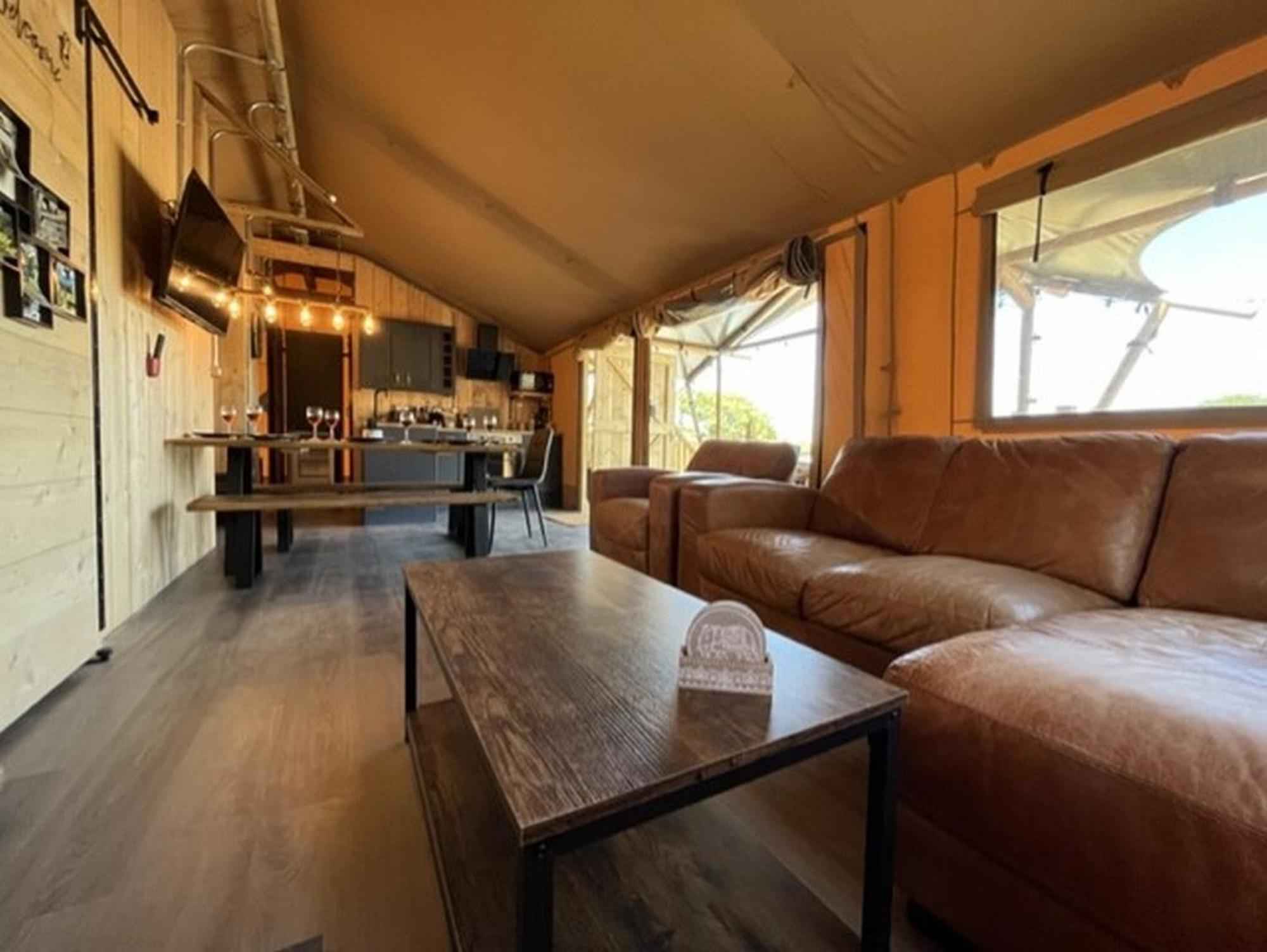 Jungle Book Safari Tent Тенбі Номер фото